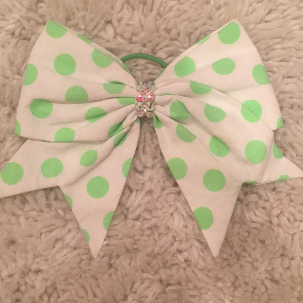 Cheer bow